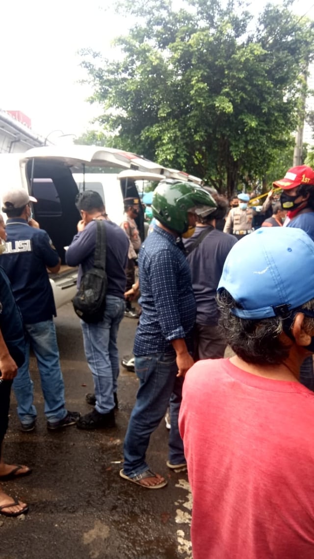 Suasana RM Cafe Cengkareng usai penembakan, Kamis (25/2). Foto: Fatoni