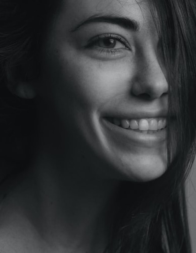 Ilustrasi Cara Menghilangkan Bruntusan. Sumber: Alexander Krivitskiy-Unsplash.com