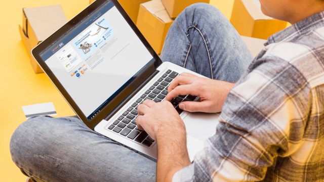 Bertransaksi perbankan di masa pandemi. Foto: Dok. BRI