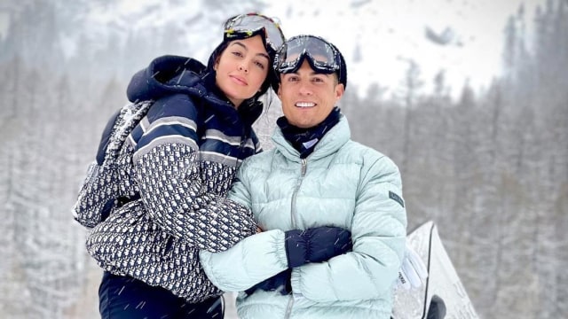 Georgina Rodriguez dan Cristiano Ronaldo. Foto: Instagram/@georginagio