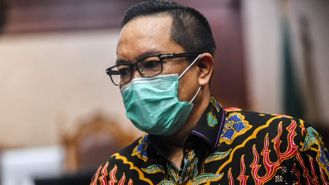 Terdakwa kasus suap penghapusan red notice Djoko Tjandra, Brigjen Pol Prasetijo Utomo menjalani sidang lanjutan dengan agenda pembacaan duplik atau tanggapan atas replik jaksa Kejagung di Pengadilan Tipikor, Jakarta, Senin (1/3/2021). Foto: Muhammad Adimaja/ANTARA FOTO