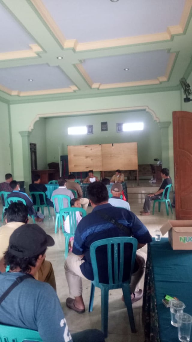 audensi warga Desa Kutorejo dengan Pemerintah Desa mengenai sewa ruko