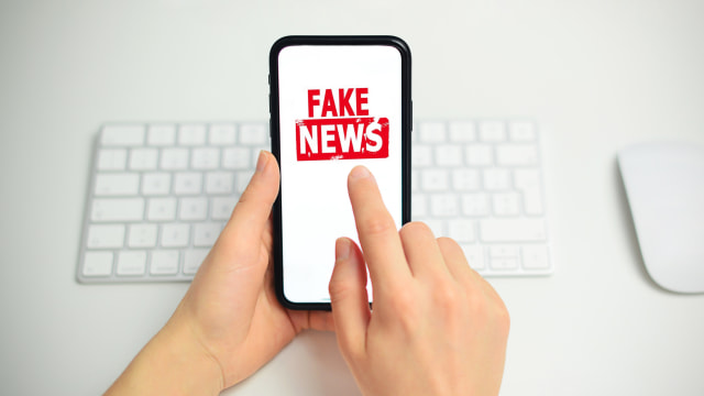 Ilustrasi hoaks. Foto: Shutter Stock