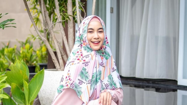 Wanita Berjilbab. Foto: Instagram.com/anisarahma_12
