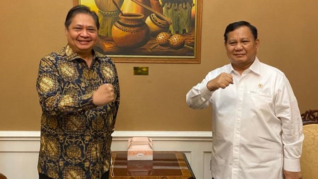 Menko Perekonomian Airlangga Hartarto bertemu dengan Menteri Pertahanan Prabowo Subianto. Foto: Istimewa