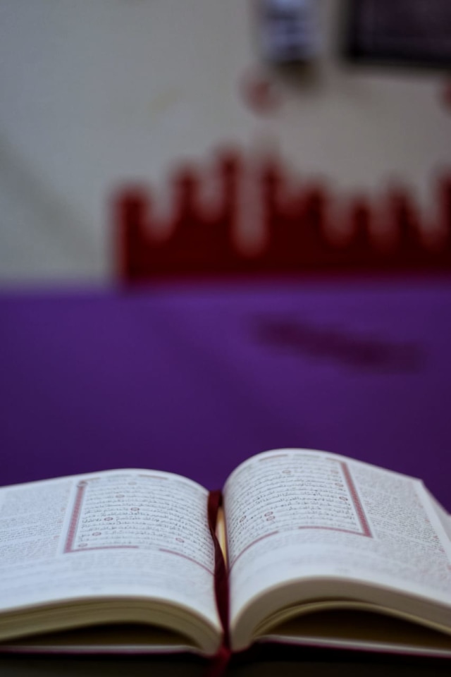 Ilustrasi Bacaan Surat Alquran, sumber: Unsplash
