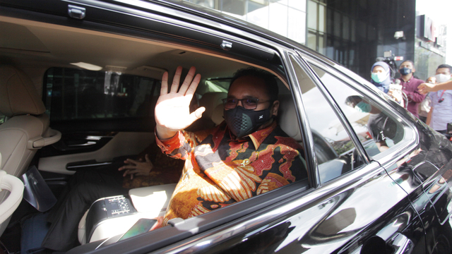 Menteri Agama Yaqut Cholil Qoumas (Gus Yaqut) usai melakukan pertemuan di gedung Komisi Pemberantasan Korupsi (KPK), Jakarta, Rabu (3/3/2021). Foto: Reno Esnir/ANTARA FOTO