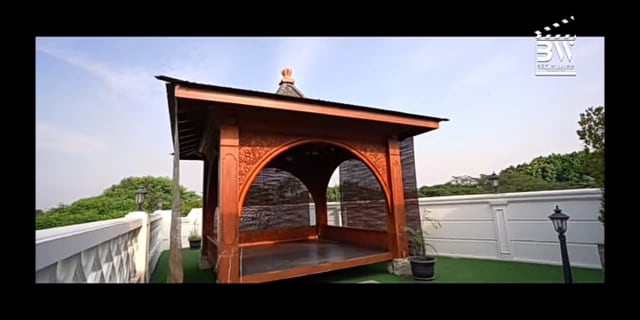 Rooftop Sule. Foto: Youtube/Boy Wiliam