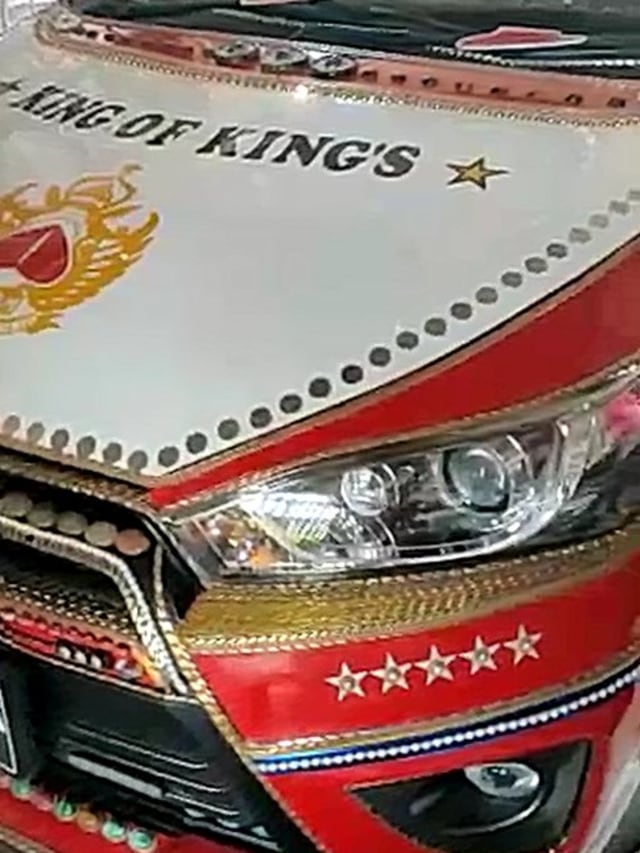 Penampakan mobil sultan berlapis emas berlian. Foto: Dok. Istimewa