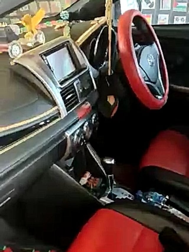 Penampakan mobil sultan berlapis emas berlian. Foto: Dok. Istimewa
