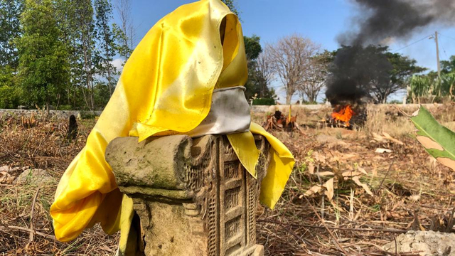 Nisan kuno warisan peradaban Aceh di Gampong Pande, Banda Aceh. Foto: Suparta/acehkini 