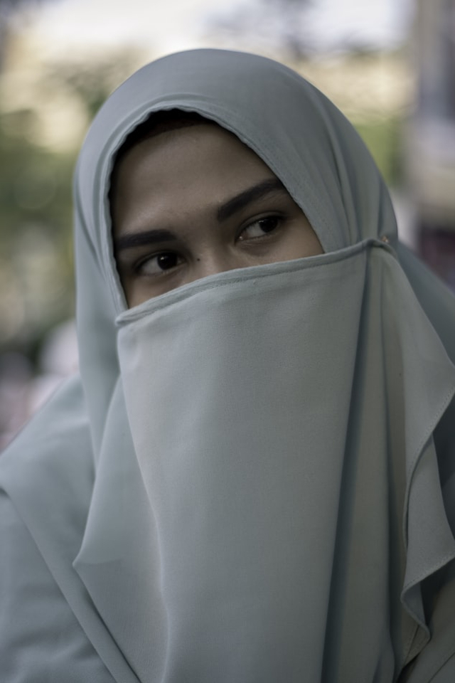 Ilustrasi muslimah. Foto: Andri Onet/Unsplash.