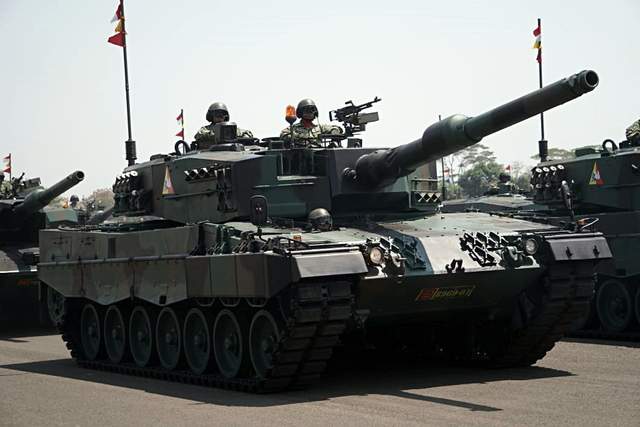 Defile Alutsista TNI saat HUT Ke-74 TNI di Lanud Halim Perdanakusuma, Jakarta TImur, Sabtu (5/10/2019). Foto: Jamal Ramadhan/kumparan