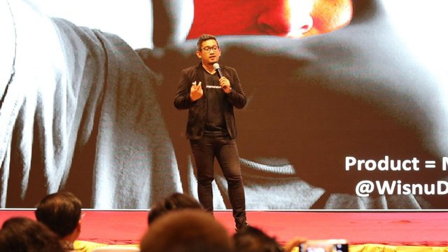 Wisnu Dewobroto Sekretaris Umum dari Komunitas Tangan Di Atas (TDA), dalam sebuah even sebagai pembicara.(dok/pribadi).