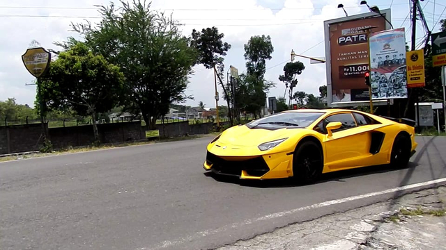 Mitsubishi Galant Hiu yang disulap menjadi Lamborgini Aventandor oleh warga Gunungkidul. Foto: Erfanto/Tugu Jogja.