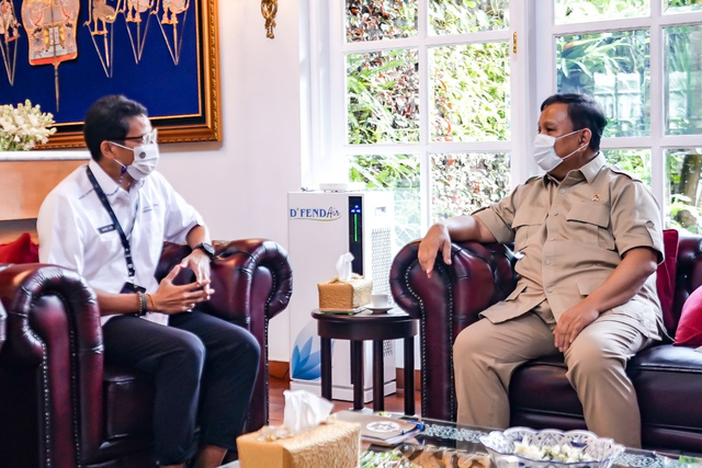 Menparekraf Sandiaga Uno bertemu dengan Menhan Prabowo Subianto. Foto: Dok. Istimewa