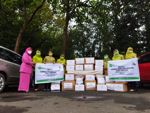 Perwita Wana Kencana Bersama IZI Salurkan Bantuan Sembako pada Warga Terdampak Banjir di Jawa Tengah.