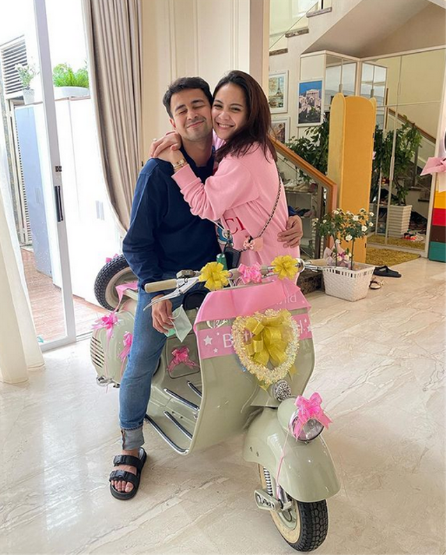Raffi Ahmad dan Nagita Slavina. Instagram @raffinagita1717
