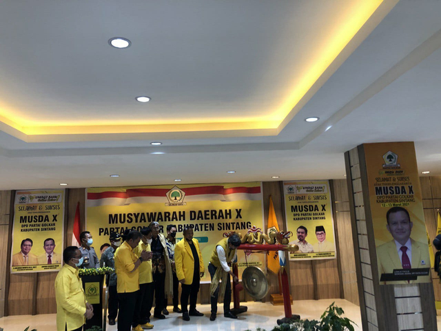 Pelaksanaan Musda Golkar Kabupaten Sintang yang dibuka Ketua DPD Golkar Provinsi Kalbar, Maman Abdurrahman. Foto: Yusrizal/Hi!Pontianak