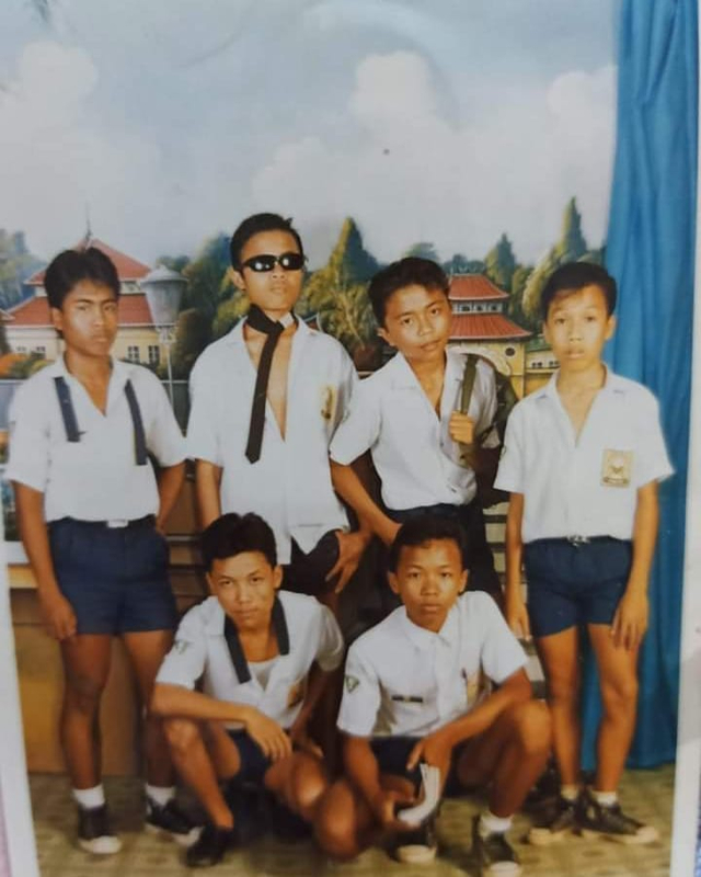 Potret lawas pelajar SMP tahun 1988. (Foto: @asevw/Instagram)