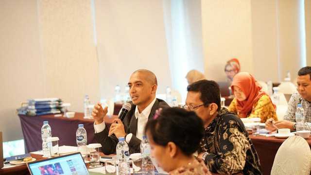 Bimo Prasetio (pegang mic). Foto: dok
