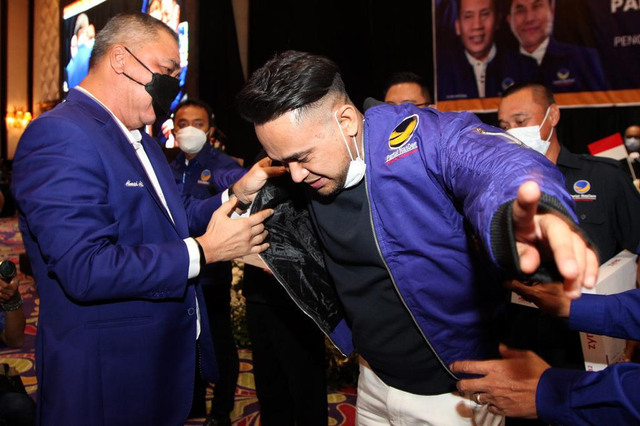 Aktor Ramzi Geys Thebe resmi bergabung dengan Partai NasDem. Foto:  NasDem