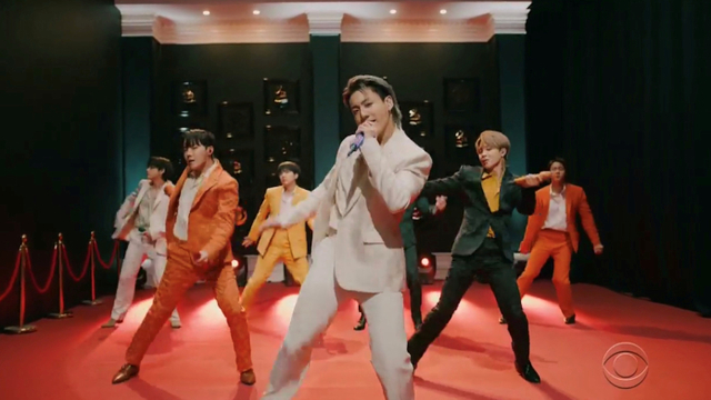 Penampilan BTS saat penghargaan Grammy Award ke-63 di Los Angeles Convention Center, California, AS. Foto: CBS /via REUTERS