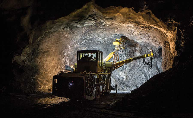 Jumbo drill, sumber : ENR (Engineering News Record). 
