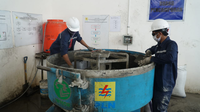 Optimalkan pemanfaatan Fly Ash dan Bottom Ash (FABA) atau limbah padat yang dihasilkan dari proses pembakaran batubara pada PLTU. Foto: Dok. PLN