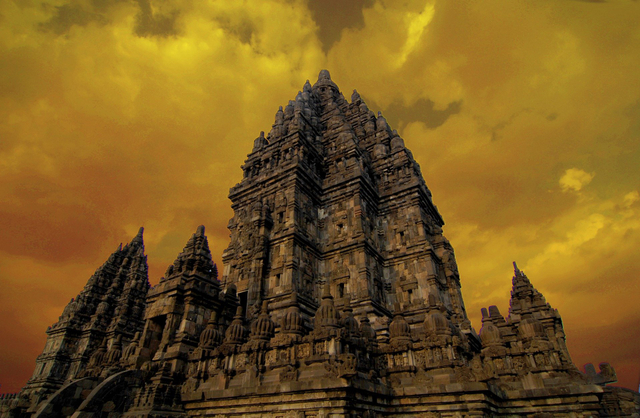 Candi Prambanan di Yogyakarta (Sumber foto: cabimania from Pixabay)