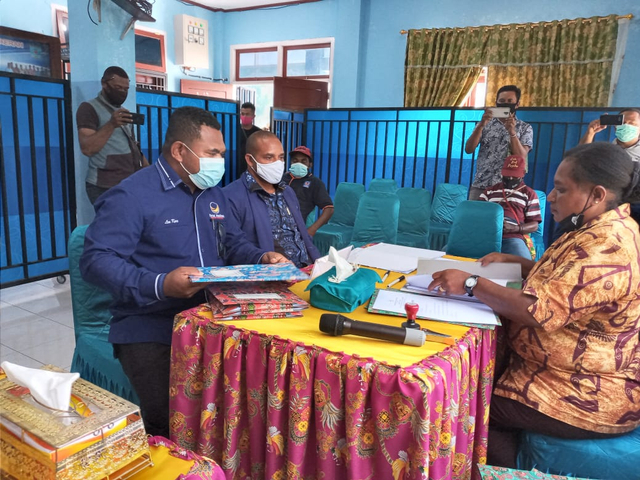 Proses pendaftaran salahbsatu calon Wabub di Maybrat