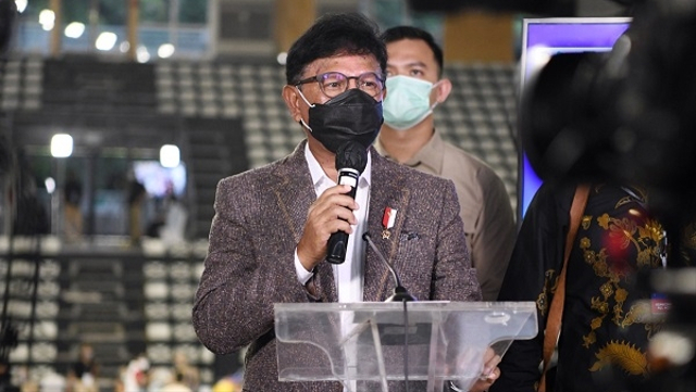 Menteri Komunikasi dan Informatika Johnny G. Plate meninjau pelaksanaan Vaksinasi tahap kedua bagi awak media. Foto: Kominfo