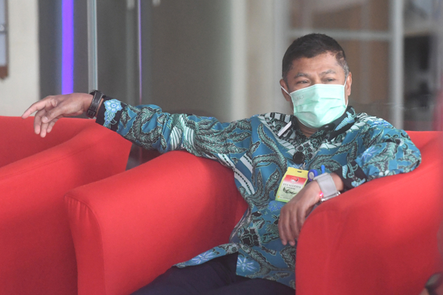 Inspektur Jenderal (Irjen) Kementerian Kelautan dan Perikanan (KKP) Muhammad Yusuf bersiap menjalani pemeriksaan di gedung KPK, Jakarta, Rabu (17/3).  Foto: Akbar Nugroho Gumay/ANTARA FOTO