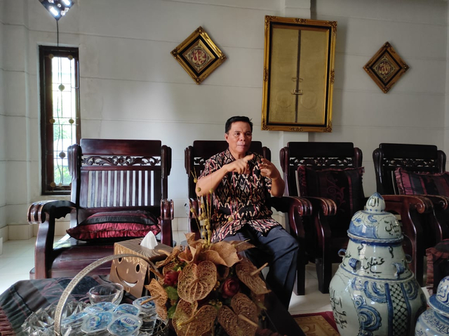 Prof. La Rianda Baka mantan Direktur Pascasarjana UHO. Foto: Isitimewa untuk kendarinesia. 