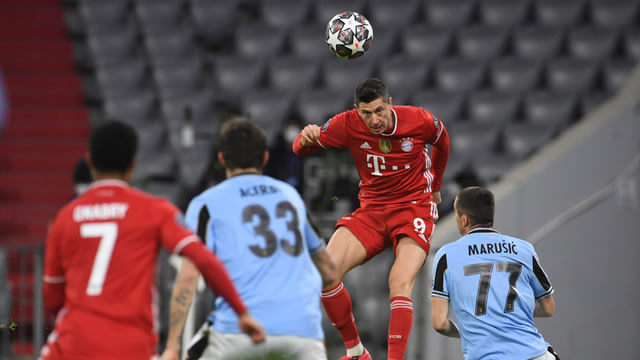 Pertandingan Liga Champions babak 16 Besar antara Bayern Munich melawan Lazio di Allianz Arena, Munich, Jerman - 17 Maret 2021. Foto: Andreas Gebert/REUTERS