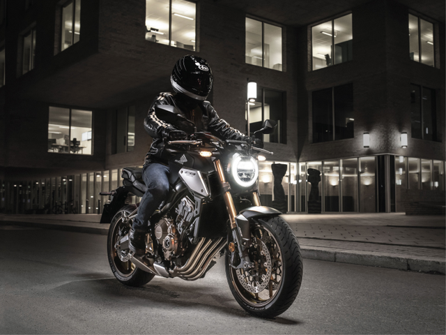 Moge Honda CB650R bergaya Cafe Racer dengan balutan warna baru 2021. Foto: dok. AHM