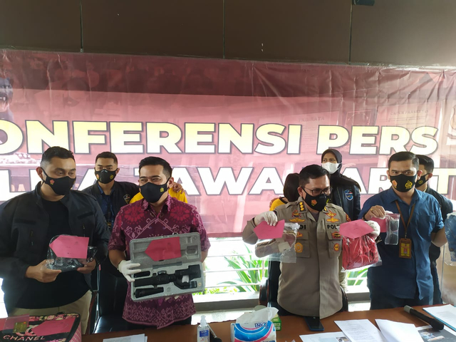 Polisi tetapkan dua pemeran video porno di Bogor sebagai tersangka. Foto: Rachmadi Rasyad/kumparan