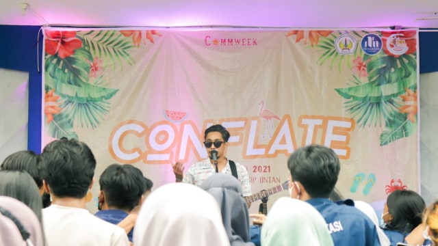 Sun Nu Sea tampil pada penyambutan mahasiswa baru di Prodi Ilmu Komunikasi Untan. Foto: Siti Annisa Aini/Hi!Pontianak