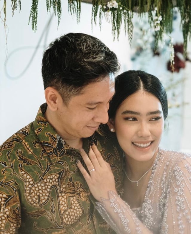 Alika Islamadina Resmi Tunangan dengan Raja Siregar. Foto: Instagram/yuanitarohali