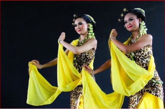 Tari Gambyong dari Surakarta, Foto: http://dpad.jogjaprov.go.id/