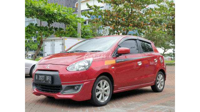 Mitsubishi Mirage pilihan mobil bekas di bawah Rp 100 juta buat mudik. Foto: dok. Garasi.id