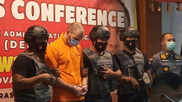 WNA Rusia buron interpol, Andrey Kovalenko - IST