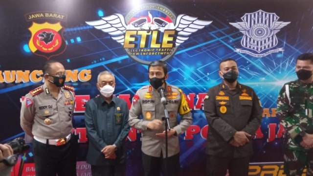 Polda Jabar resmi melaunching Electronic Traffic Law Enforcement (ETLE) atau yang biasa dikenal dengan sebutan tilang elektronik. Foto: Rachmadi Rasyad/kumparan