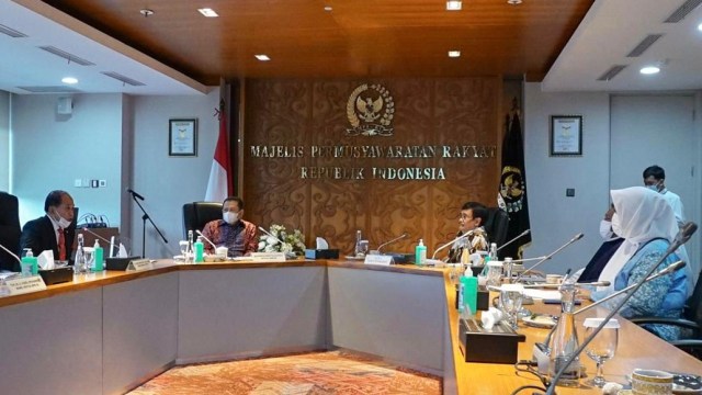 Pertemuan Pimpinan MPR RI dengan Pimpinan Badan Pengkajian MPR RI, di Komplek Majelis, Jakarta, Selasa (23/3). Foto: Dok. MPR RI