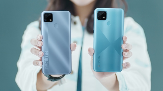 Realme C25 (kiri) dan Realme C21 (kanan). Foto: Realme