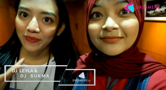 Aku dan Kak Leyla (penyiar juga). Sumber foto: YouTube Dreamers Radio.