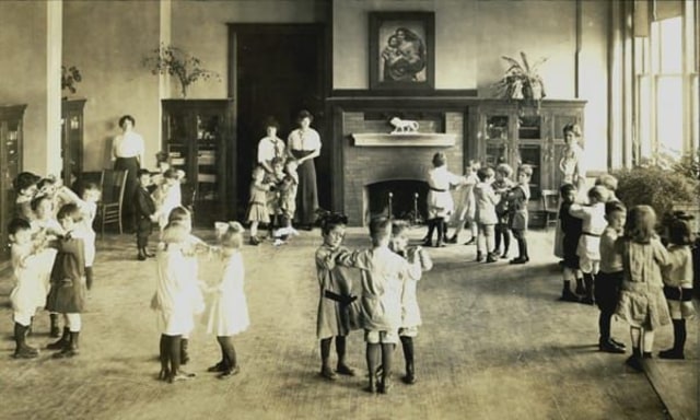 Taman Kanak-kanak zaman Hindia Belanda. Dok: International The Froebel Society