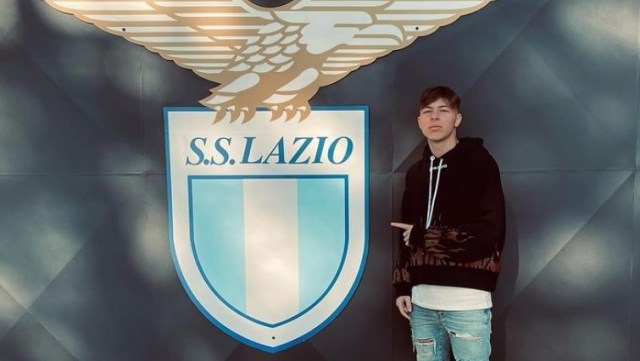 Potret Daniel Guerini dengan latar logo klub Lazio. (Foto: Instagram @gueroooo10)