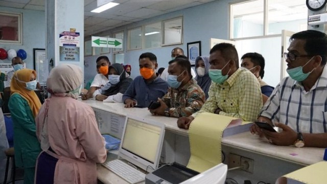 Komisi V Dewan Perwakilan Rakyat Aceh (DPRA) bidang Kesehatan dan Kesejahteraan melakukan sidak ke Rumah Sakit Umum Daerah (RSUD) Zainoel Abidin Banda Aceh. Foto: Dok. Istimewa