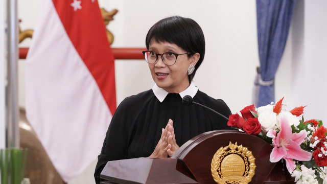 Menlu Retno Marsudi saat pertemuan dengan Menlu Singapura, Vivian Balakrishnan di Jakarta, Kamis (25/3). Foto: Kemenlu RI